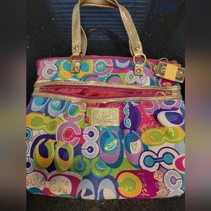 COACH Purse bag. Large. Poppy multi-color. Pink interior. Very good condition.